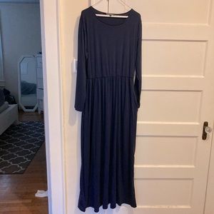 Maxi dress with pockets
